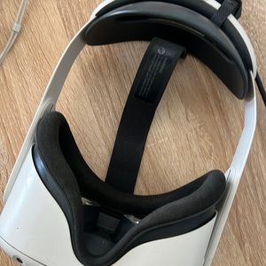 EUC Oculus 2 Advanced All-In-One Virtual Reality Headset 64gb w Elite Strap